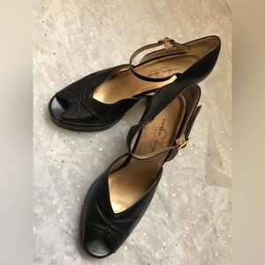 Chines Laundry Black heeled platform pumps